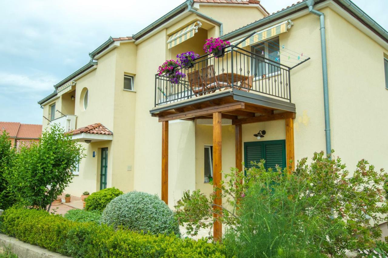 Apartments Emma Биоград-на-Мору Экстерьер фото